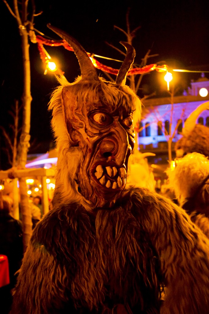 Perchtenlauf in Baden am 6. Dezember 2015