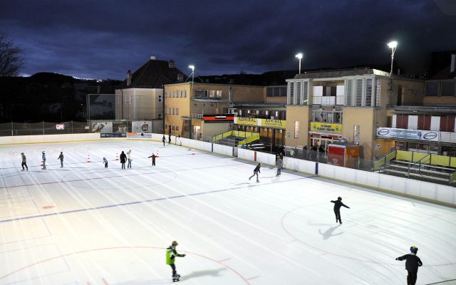 Eislaufen im Stadtbad Mödling auch im Winter 2026/27