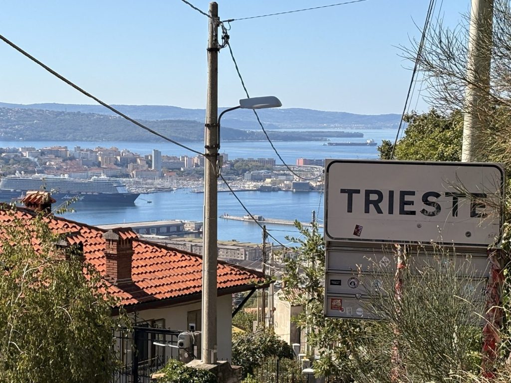 Ortstafel Trieste