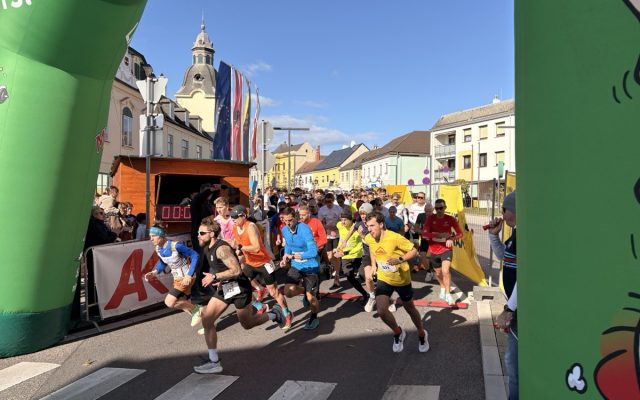 Start der Läufer beim Pferscherlauf 2026 in Brunn am Gebirge